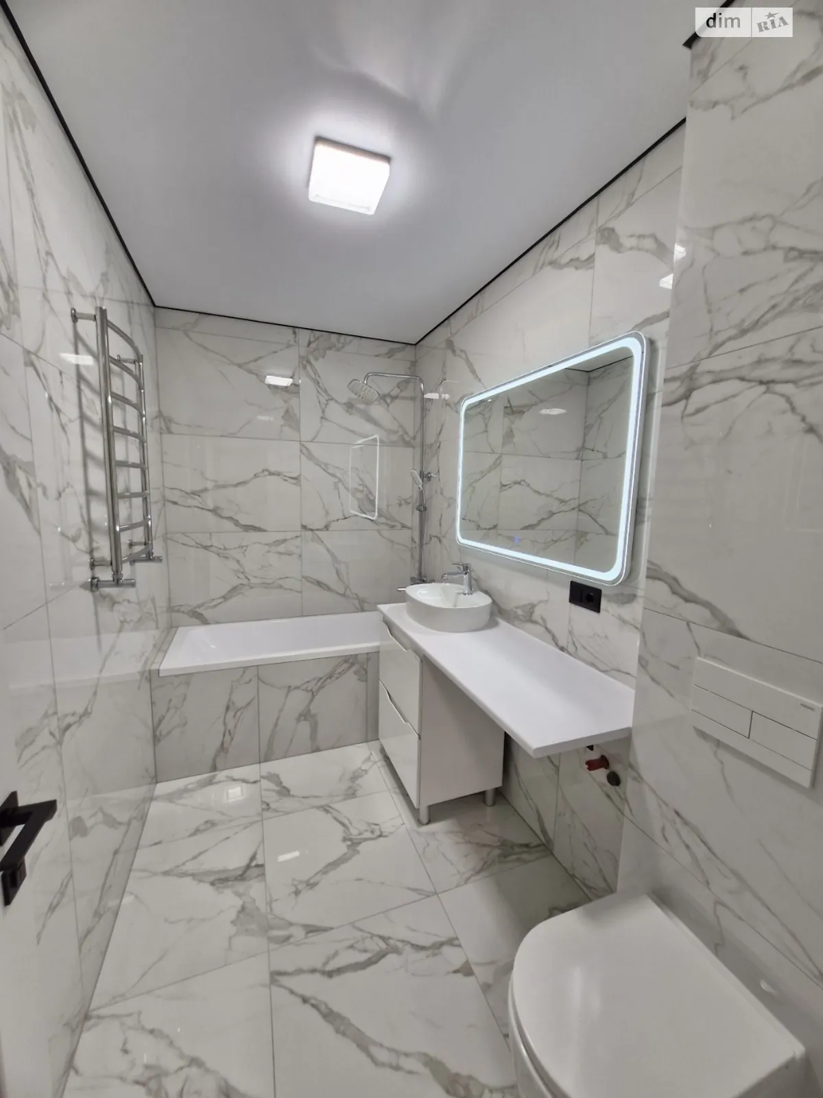 Продается 1-комнатная квартира 43.4 кв. м в Зарванцах, ул. Одесская - фото 1