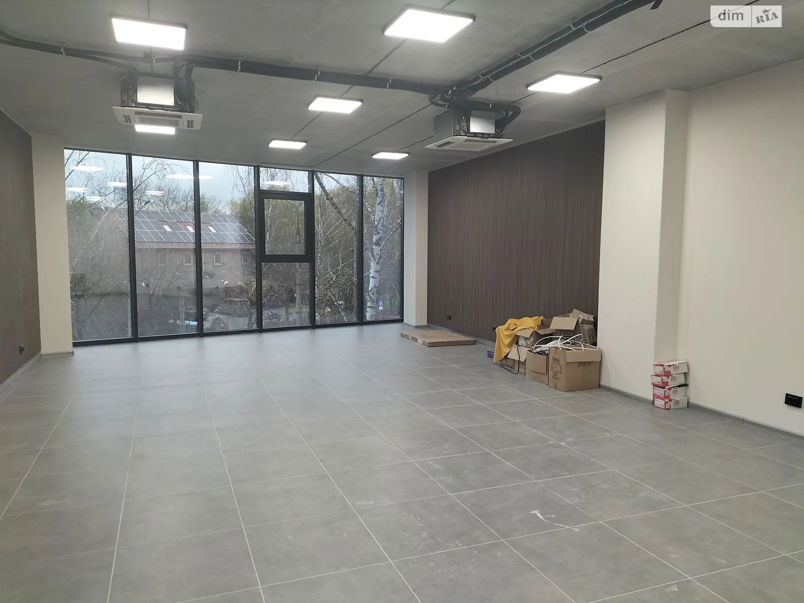 Сдается в аренду офис 64.9 кв. м в бизнес-центре, цена: 35695 грн - фото 1