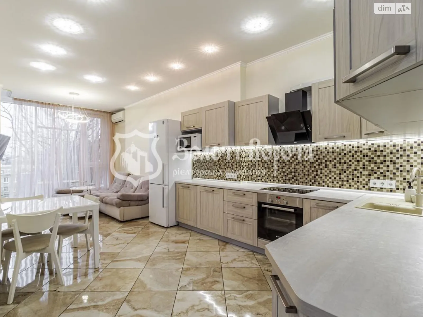 Продается 1-комнатная квартира 102.4 кв. м в Киеве, ул. Авиаконструктора Антонова, 2Б - фото 1