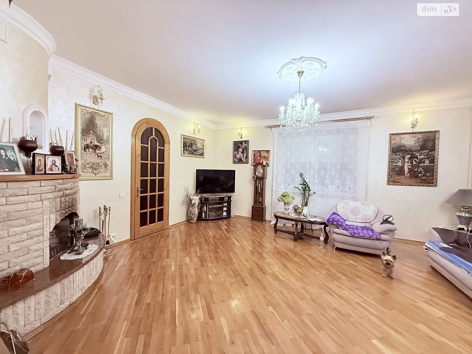 Продается дом на 2 этажа 551.9 кв. м с террасой, цена: 650000 € - фото 1