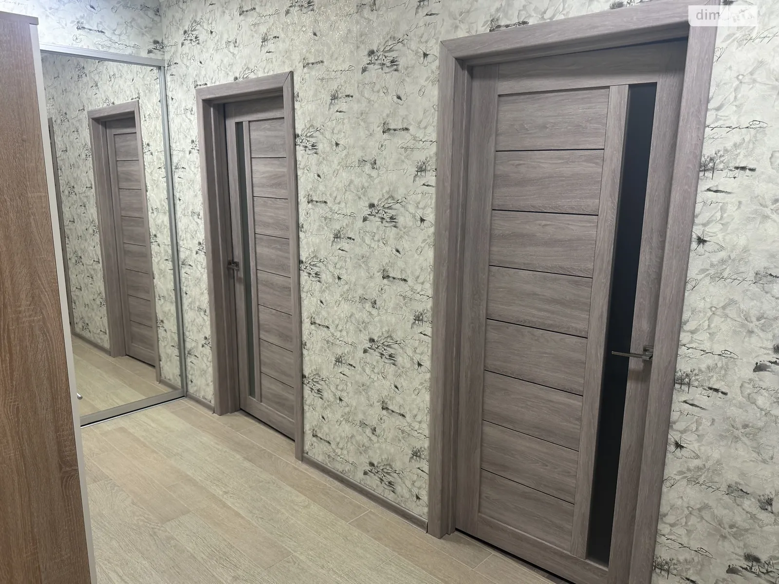 Сдается в аренду 1-комнатная квартира 55 кв. м в Ужгороде, ул. Еньковская, 29 - фото 1