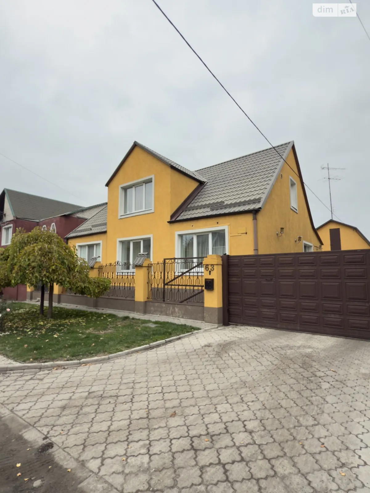 Продается дом на 2 этажа 140 кв. м с камином, цена: 100000 $ - фото 1