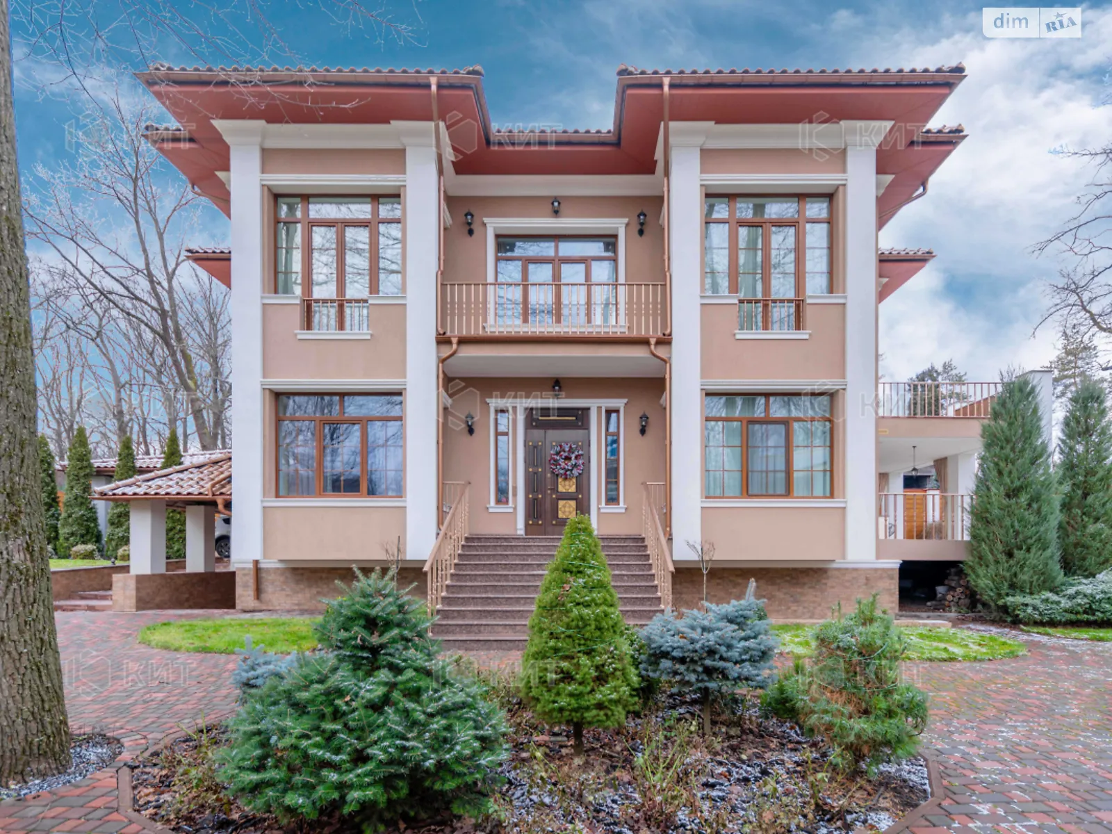 Сдается в аренду дом на 2 этажа 350 кв. м с участком, цена: 4000 $ - фото 1