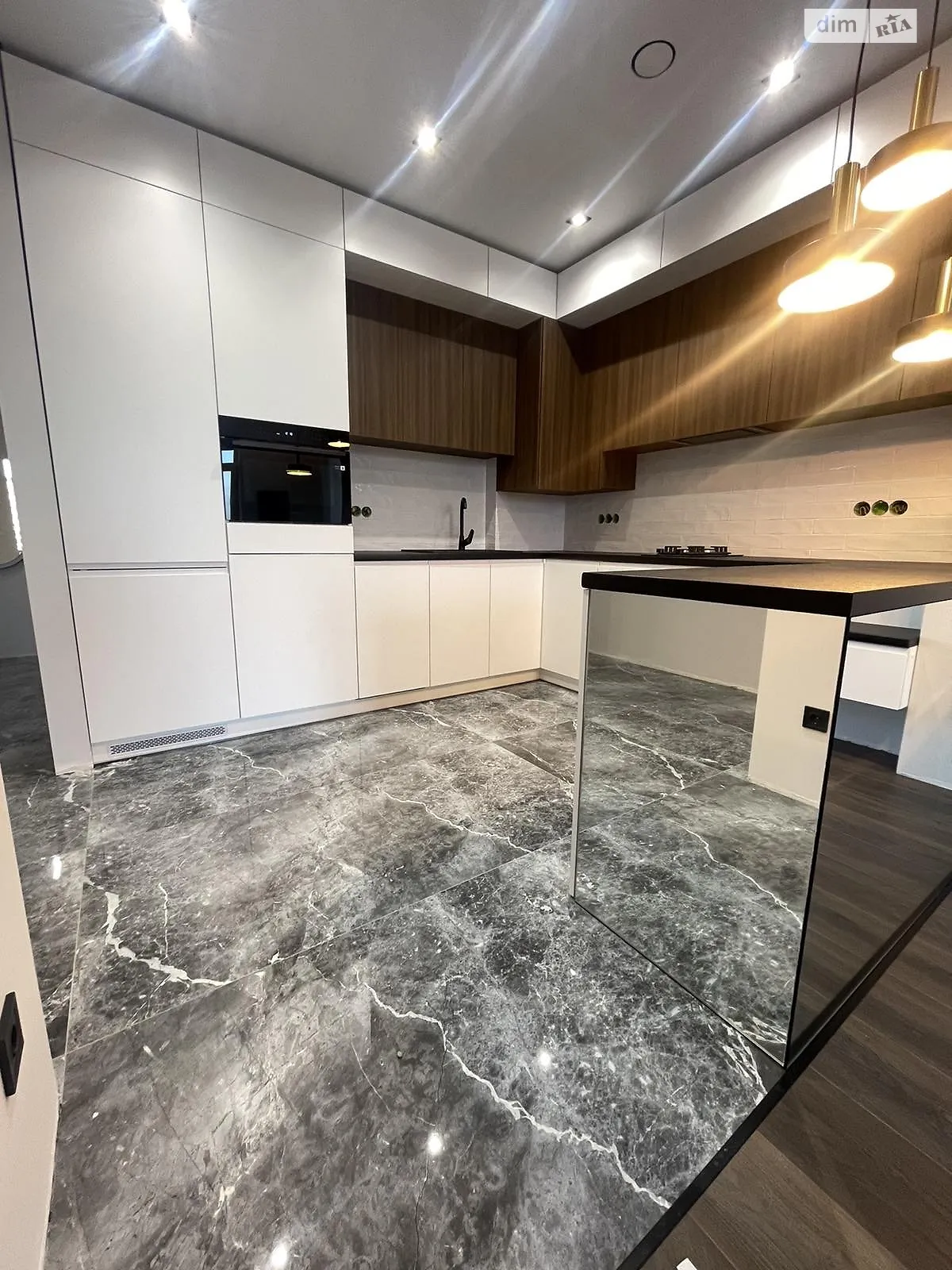 Продается 1-комнатная квартира 57 кв. м в Львове, ул. Пасеки Галицкие - фото 1