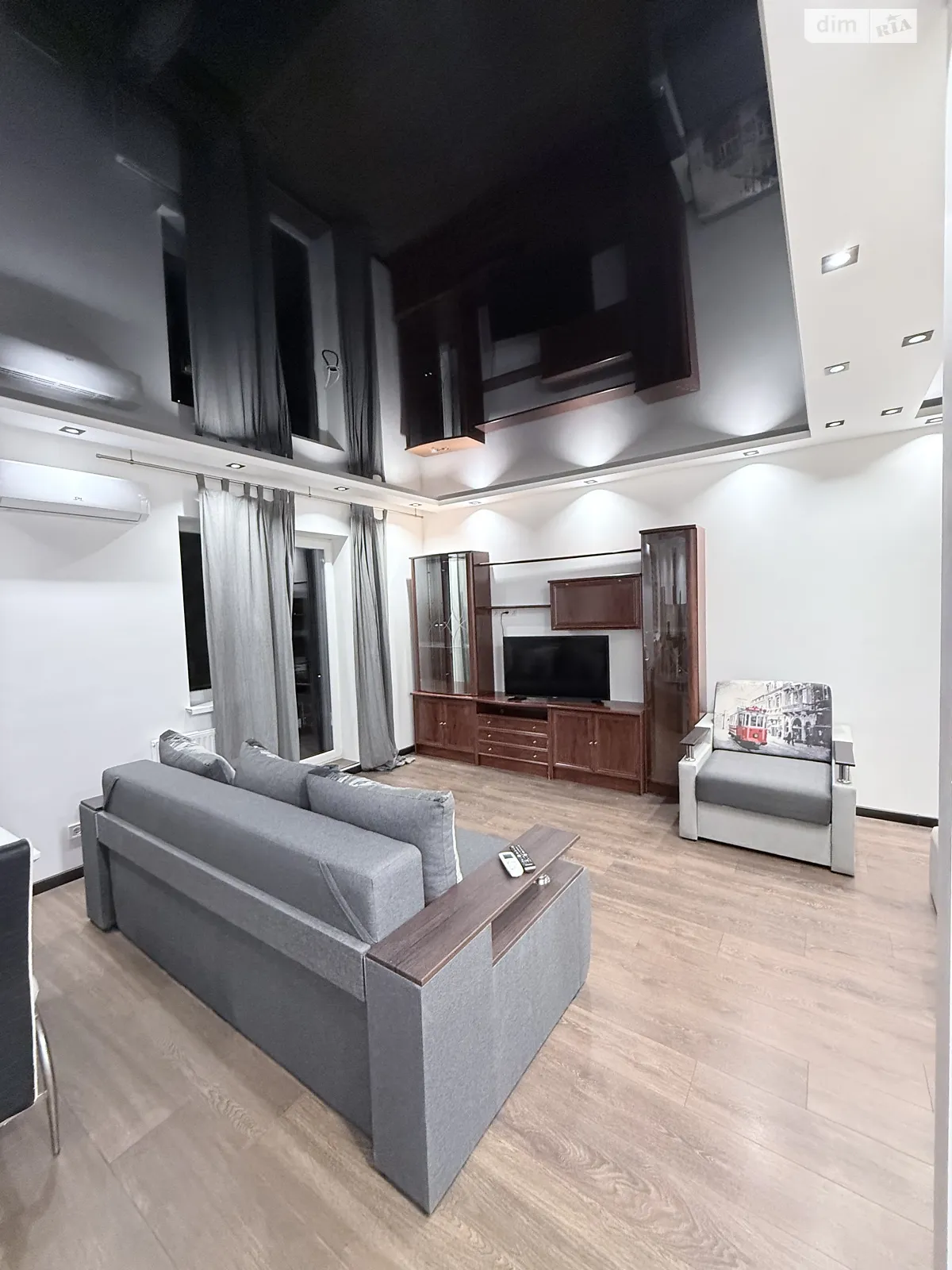 Здається в оренду 1-кімнатна квартира 44 кв. м у Лиманці, вул. Перлинна, 12 - фото 1