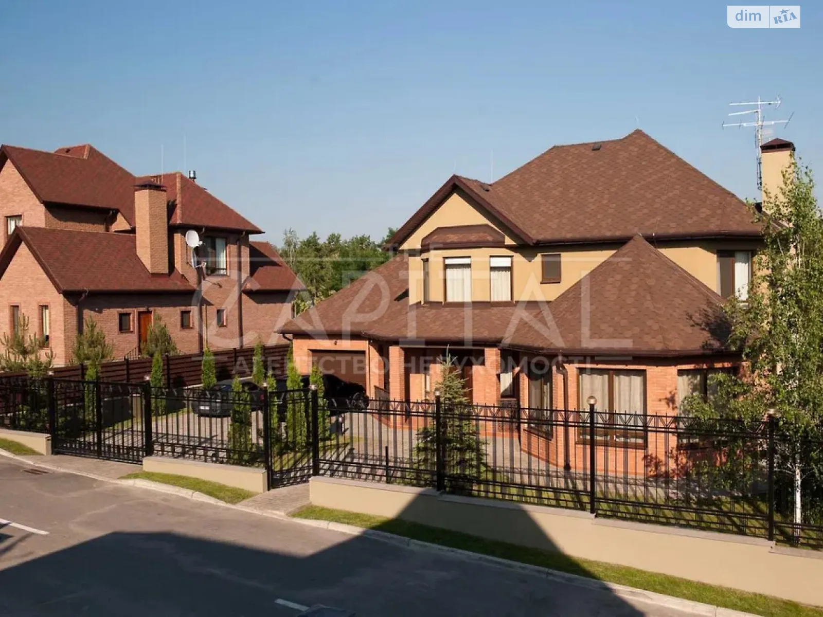 Сдается в аренду дом на 2 этажа 260 кв. м с садом, цена: 3300 $ - фото 1