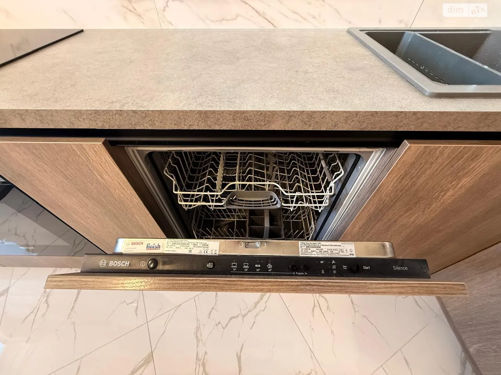 Продается 3-комнатная квартира 101 кв. м в Киеве, ул. Авиаконструктора Игоря Сикорского(Танковая), 1А - фото 1