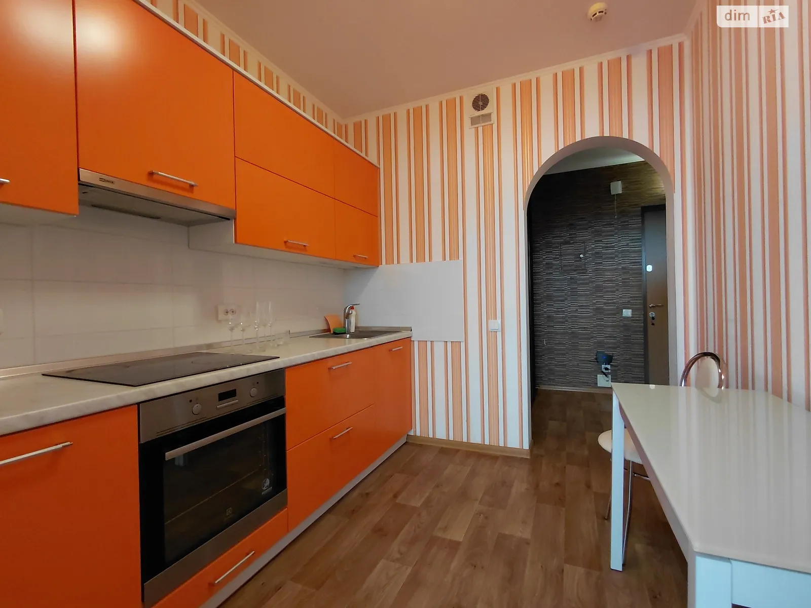 Продається 1-кімнатна квартира 35 кв. м у Києві, вул. Богатирська, 6А - фото 1