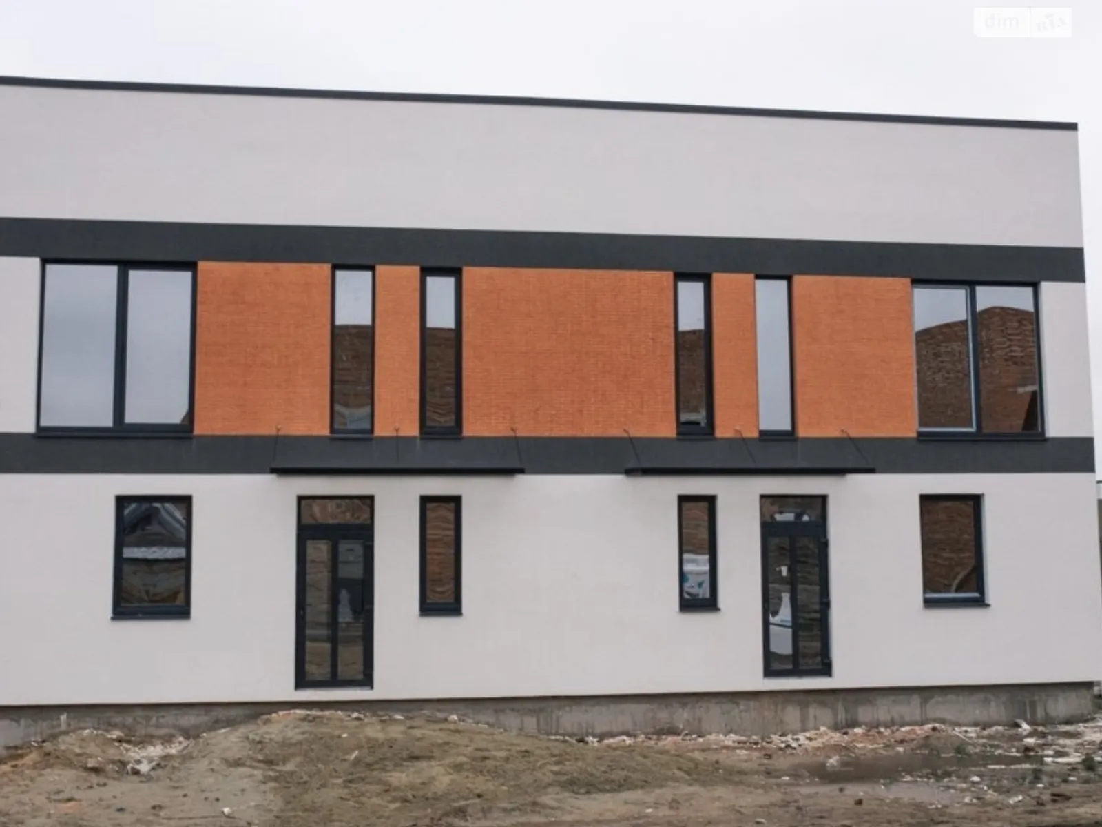 мас. Макарова Авторынок Ровно, цена: 127000 $ - фото 1