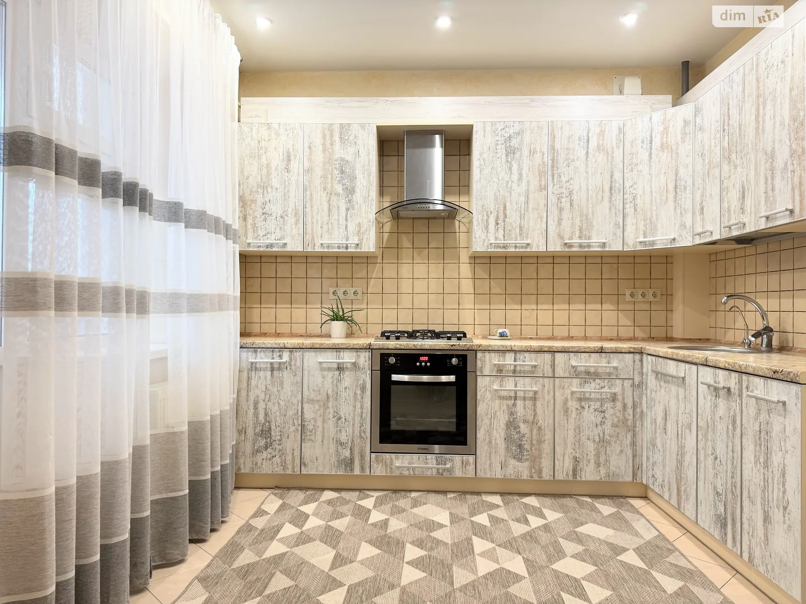 Продается 2-комнатная квартира 64 кв. м в Хмельницком, ул. Институтская, 6А - фото 1