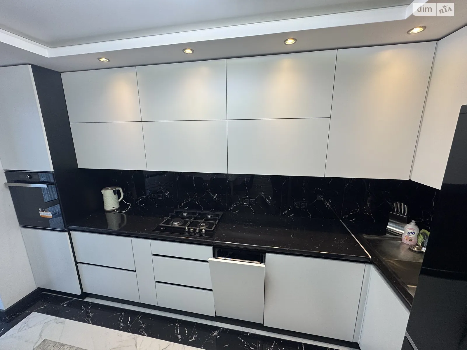 2-комнатная квартира 67 кв. м в Тернополе, ул. Генерала Мирона Тарнавского, 32 - фото 1