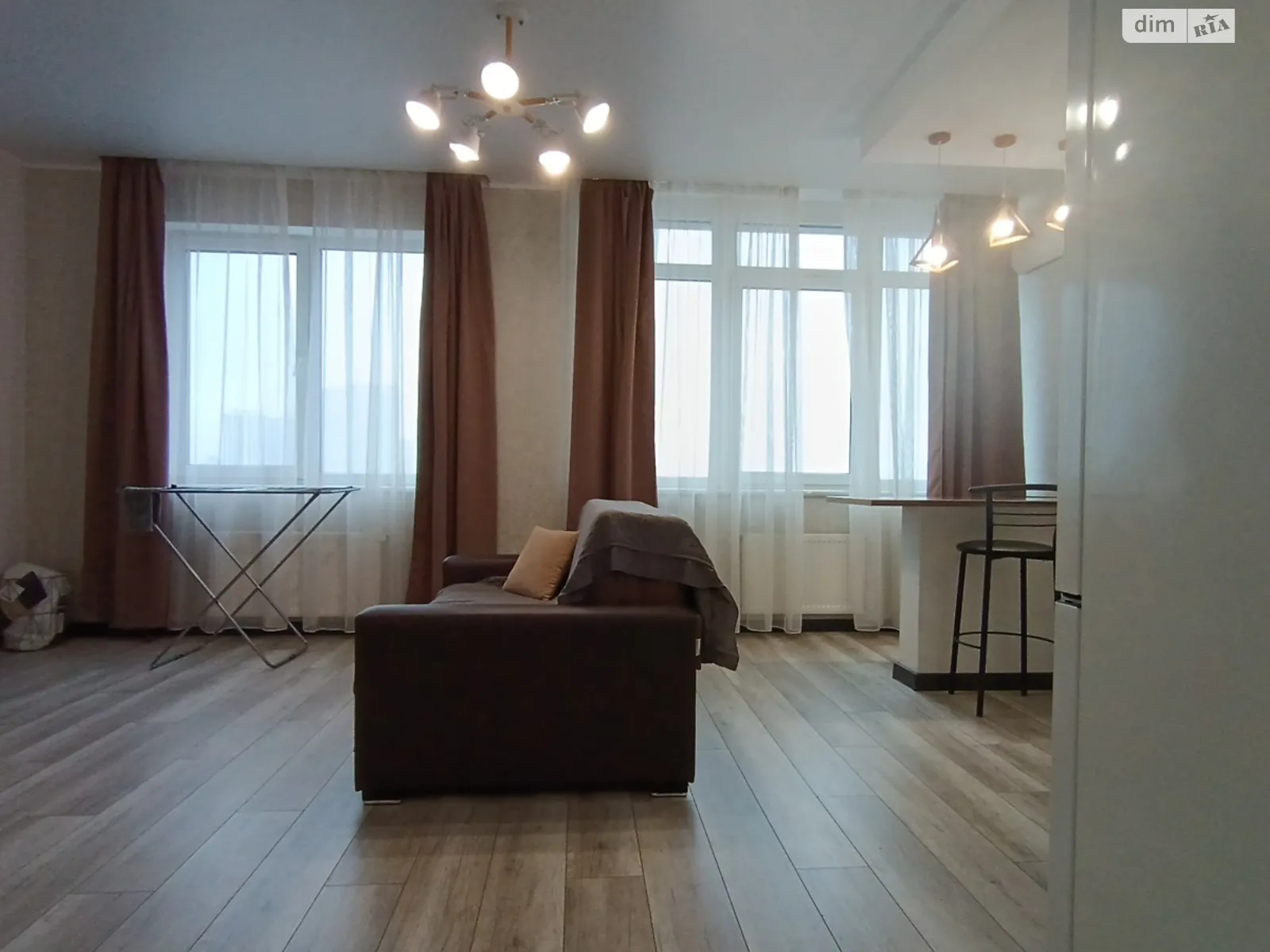 Сдается в аренду 1-комнатная квартира 40 кв. м в Одессе, Фонтанская дор., 58/1 - фото 1