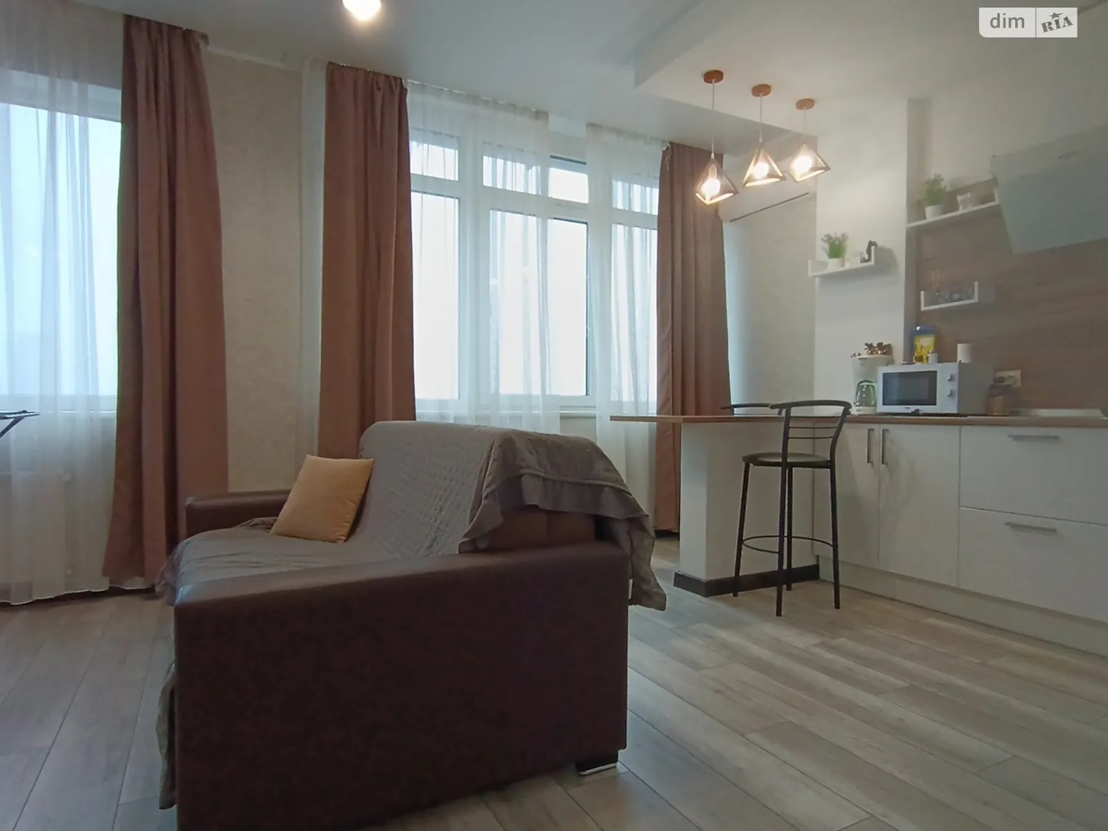 Сдается в аренду 1-комнатная квартира 40 кв. м в Одессе, Фонтанская дор., 58/1 - фото 1