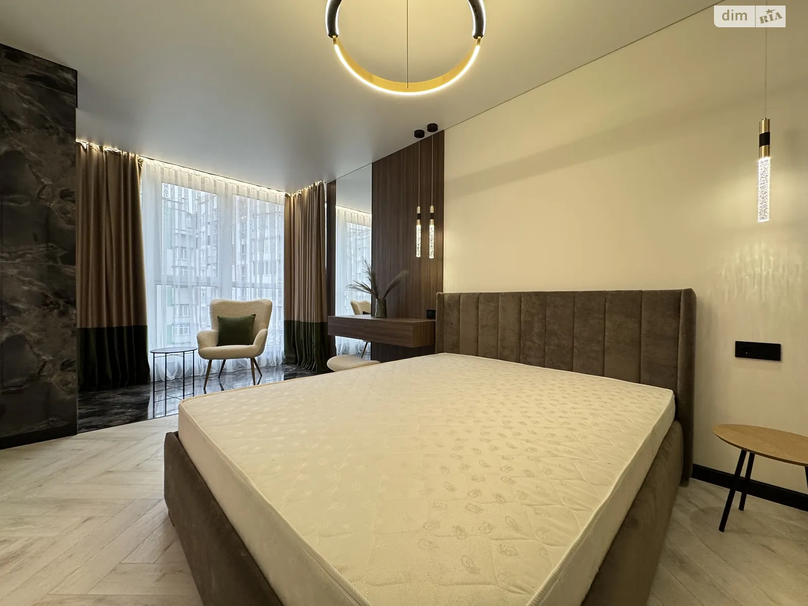 Продается 1-комнатная квартира 43 кв. м в Ивано-Франковске, ул. Национальной Гвардии, 3В - фото 1