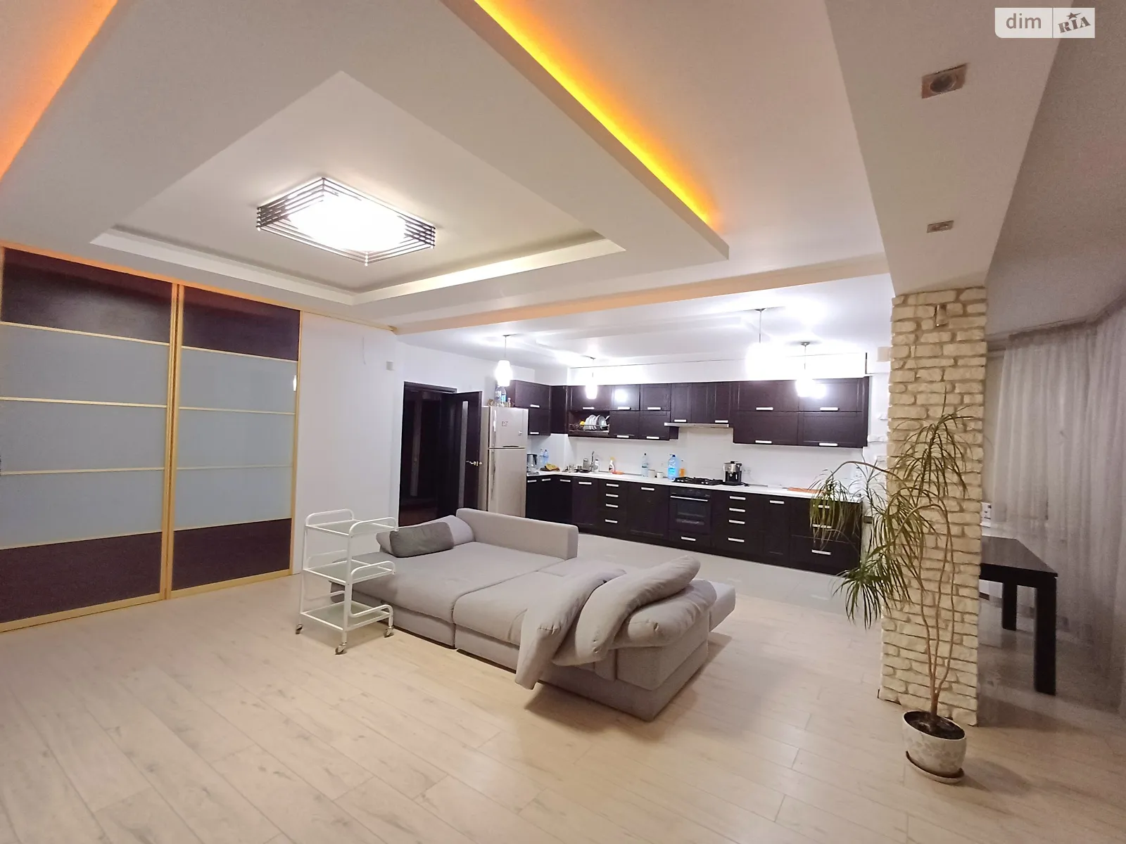 Продается 2-комнатная квартира 98.1 кв. м в Одессе, ул. Маловского, 4 - фото 1