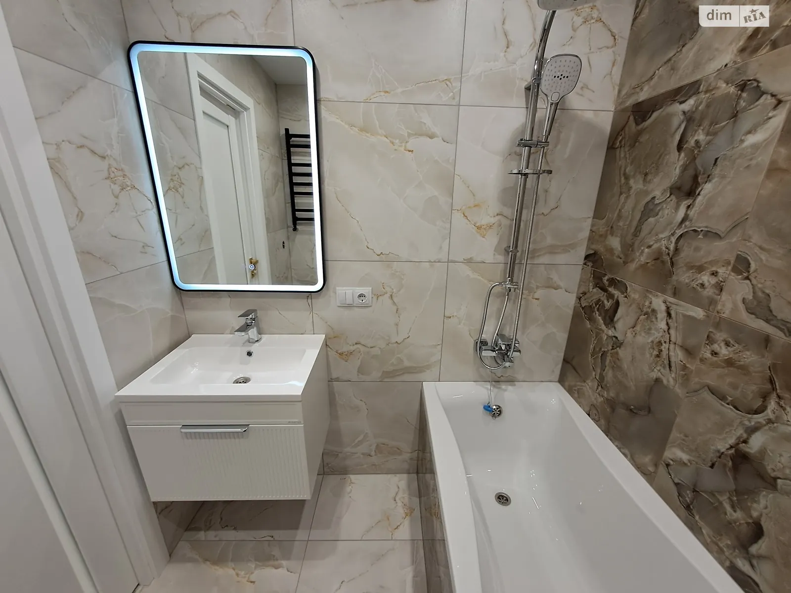 3-комнатная квартира 85 кв. м в Тернополе, ул. Киевская, 9Б - фото 1