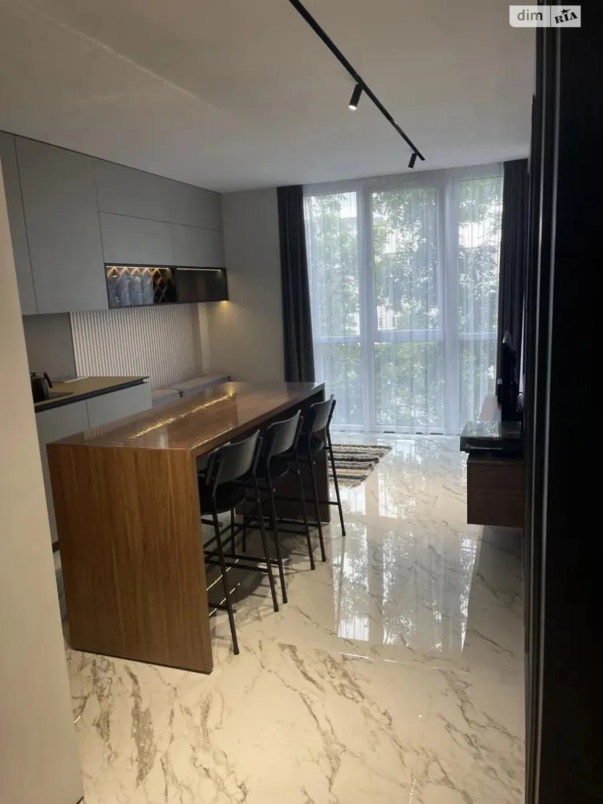 Продается 2-комнатная квартира 65 кв. м в Львове, ул. Замарстиновская, 127 - фото 1