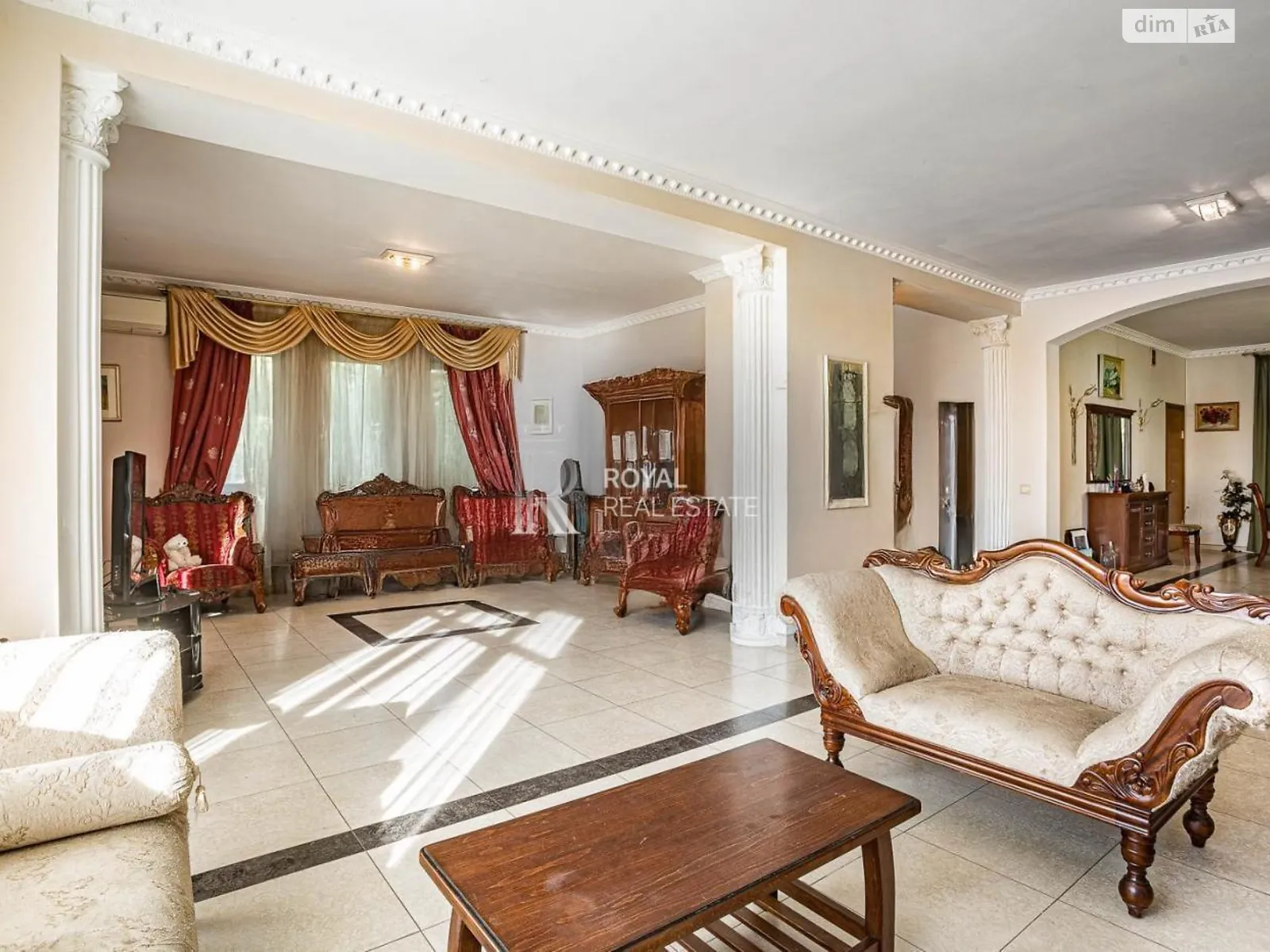 Сдается в аренду дом на 3 этажа 464 кв. м с баней/сауной, цена: 2500 $ - фото 1