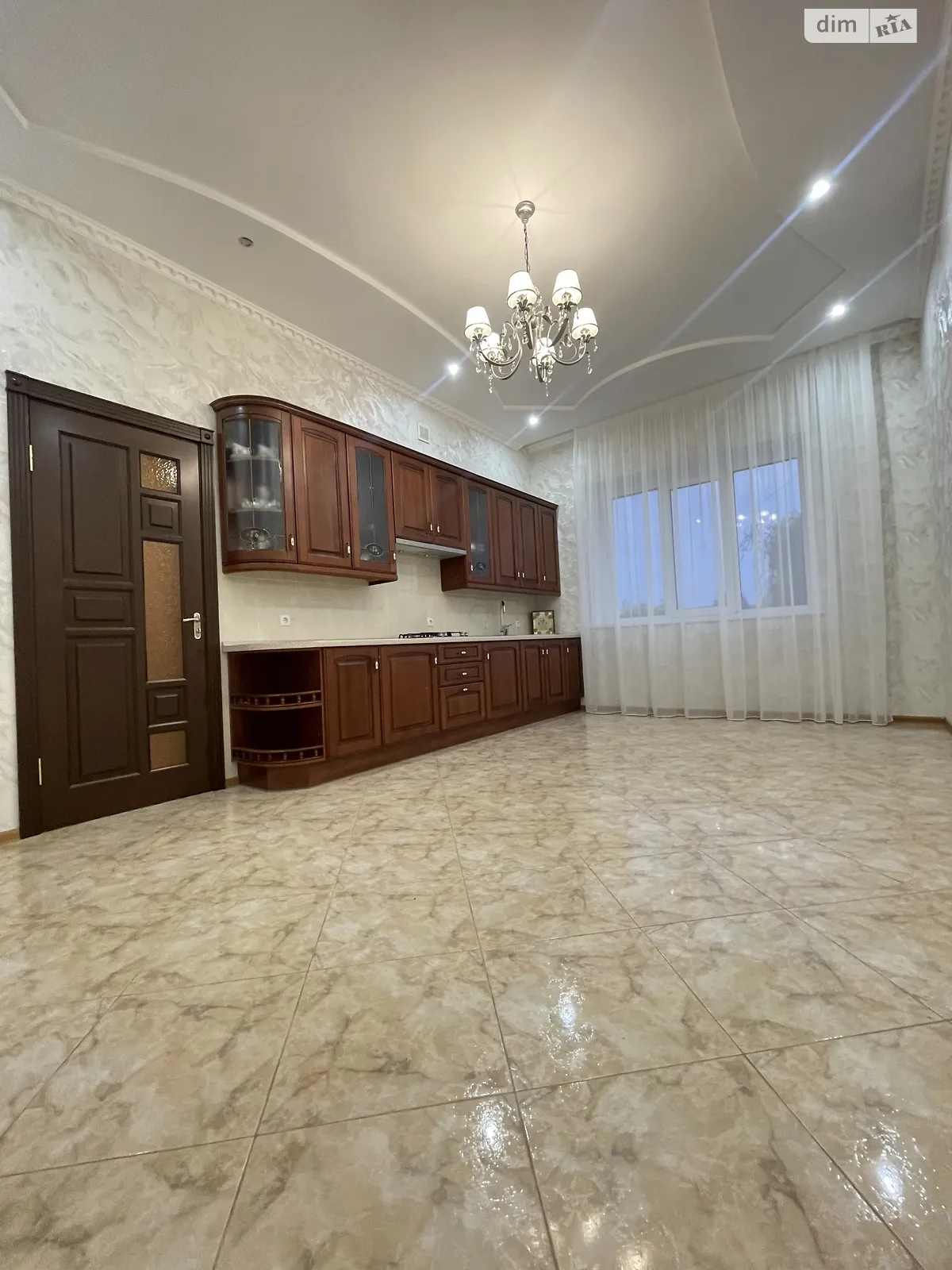 Продається будинок 2 поверховий 245 кв. м з каміном, цена: 170000 $ - фото 1