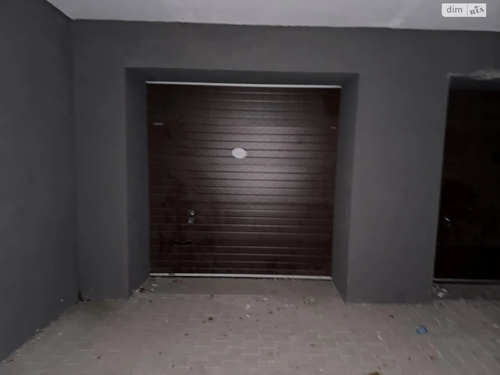 Сдается в аренду отдельно стоящий гараж под легковое авто на 24 кв. м, цена: 4500 грн - фото 1