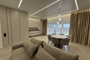 Продажа таунхауса, Закарпатская, Сторожница, Волошковая улица, дом 112