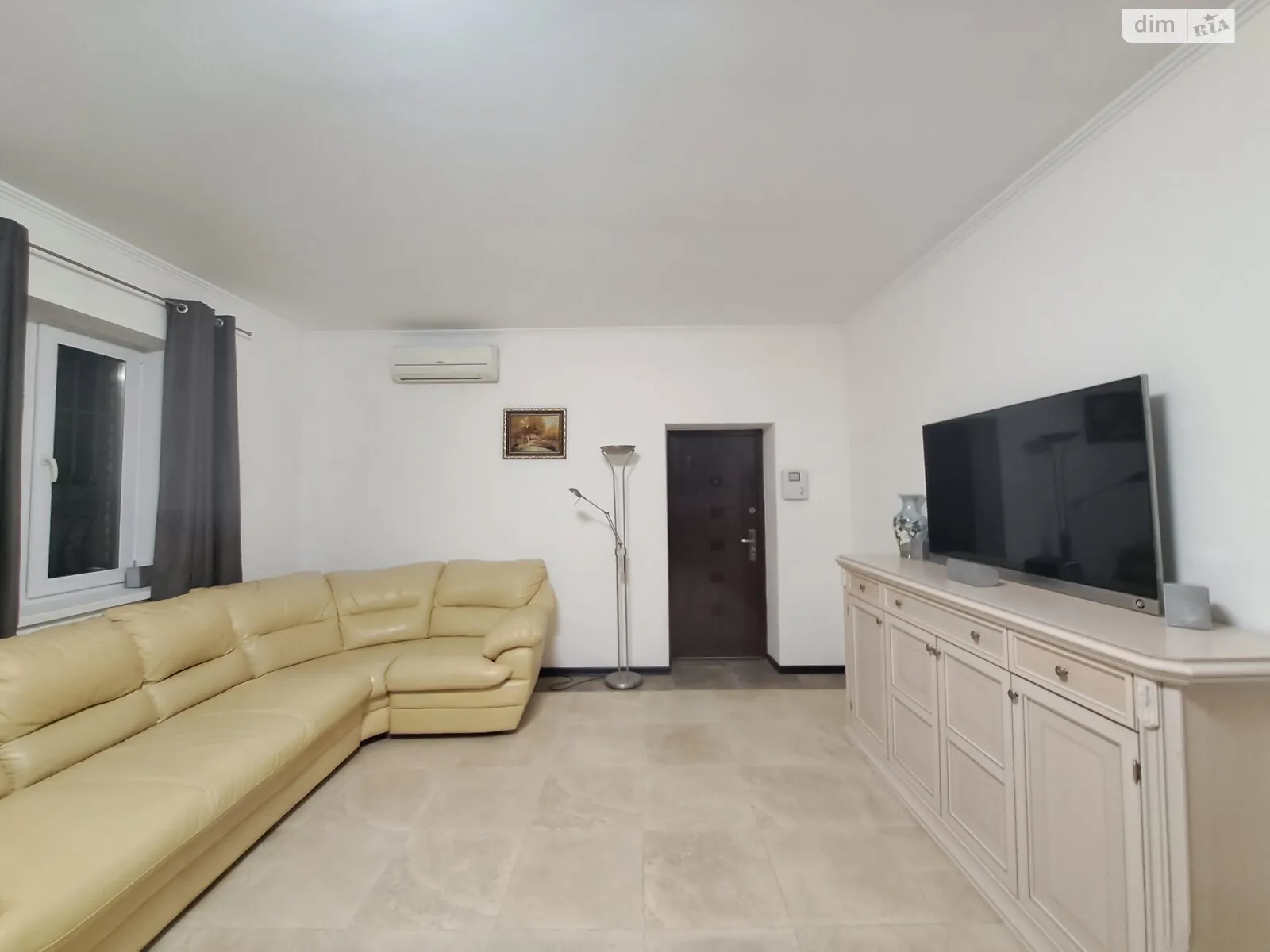 Сдается в аренду дом на 2 этажа 160 кв. м с мансардой, цена: 1500 $ - фото 1