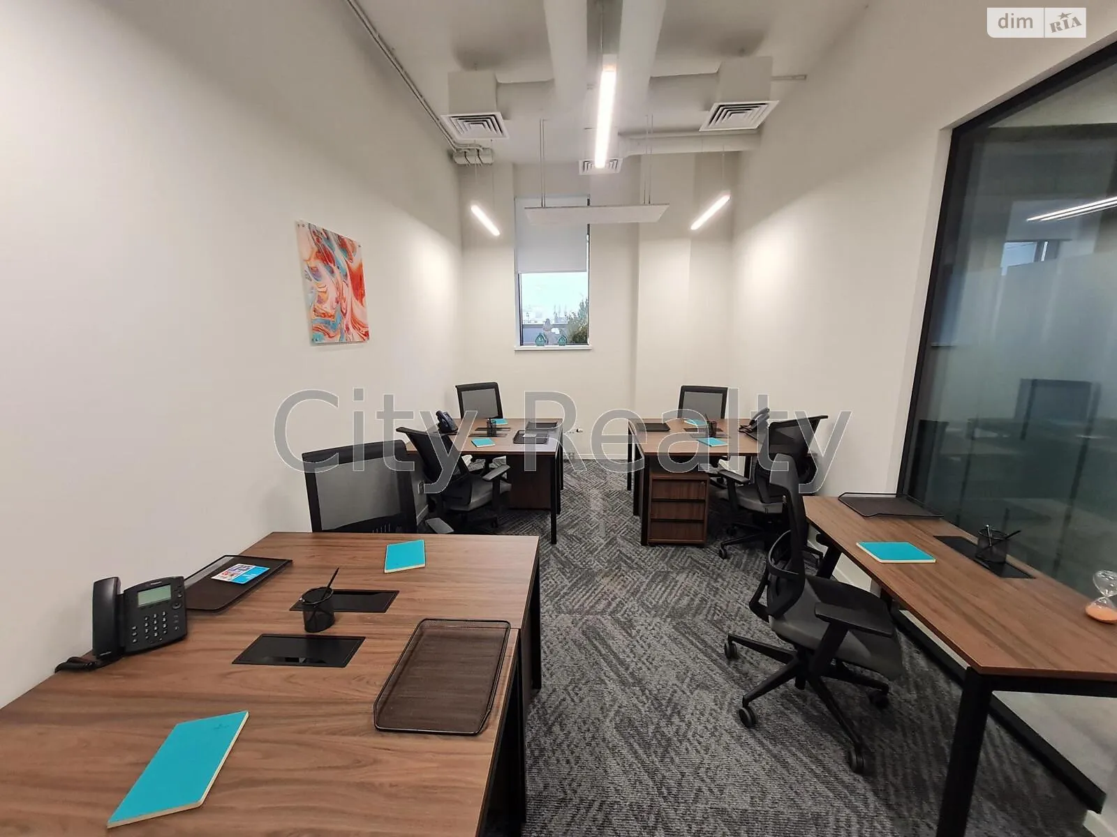 Сдается в аренду офис 45 кв. м в бизнес-центре, цена: 760 $ - фото 1