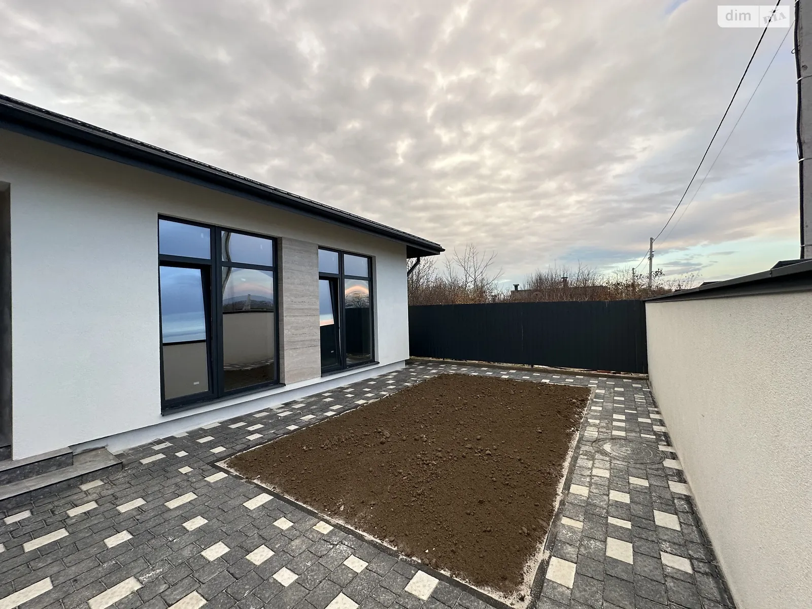 Продается одноэтажный дом 128 кв. м с садом, цена: 115000 $ - фото 1