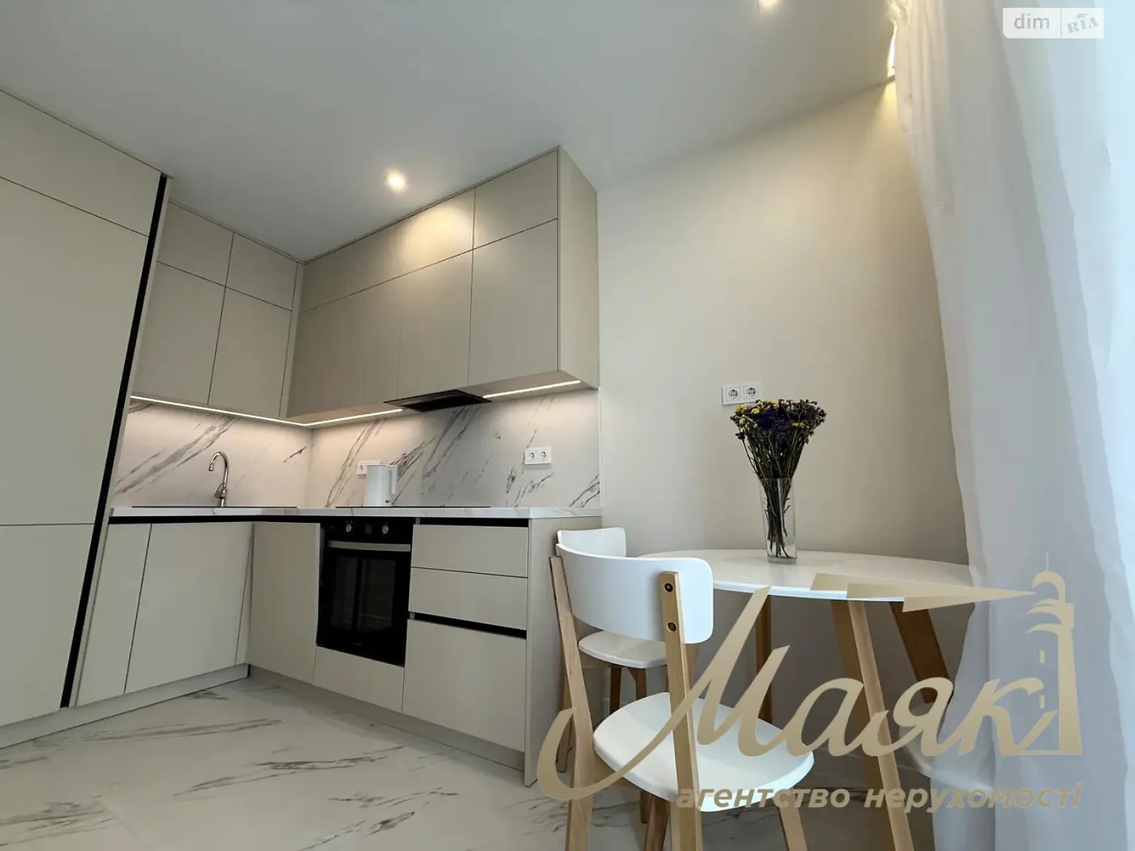 Сдается в аренду 1-комнатная квартира 55 кв. м в Киеве, ул. Васильковская, 37Г - фото 1