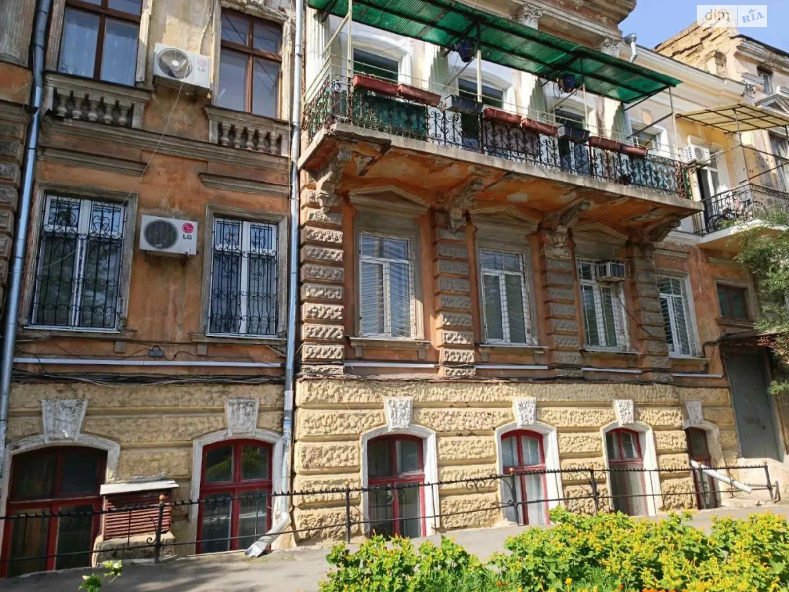 Продається 5-кімнатна квартира 105 кв. м у Одесі, вул. Ніжинська - фото 1