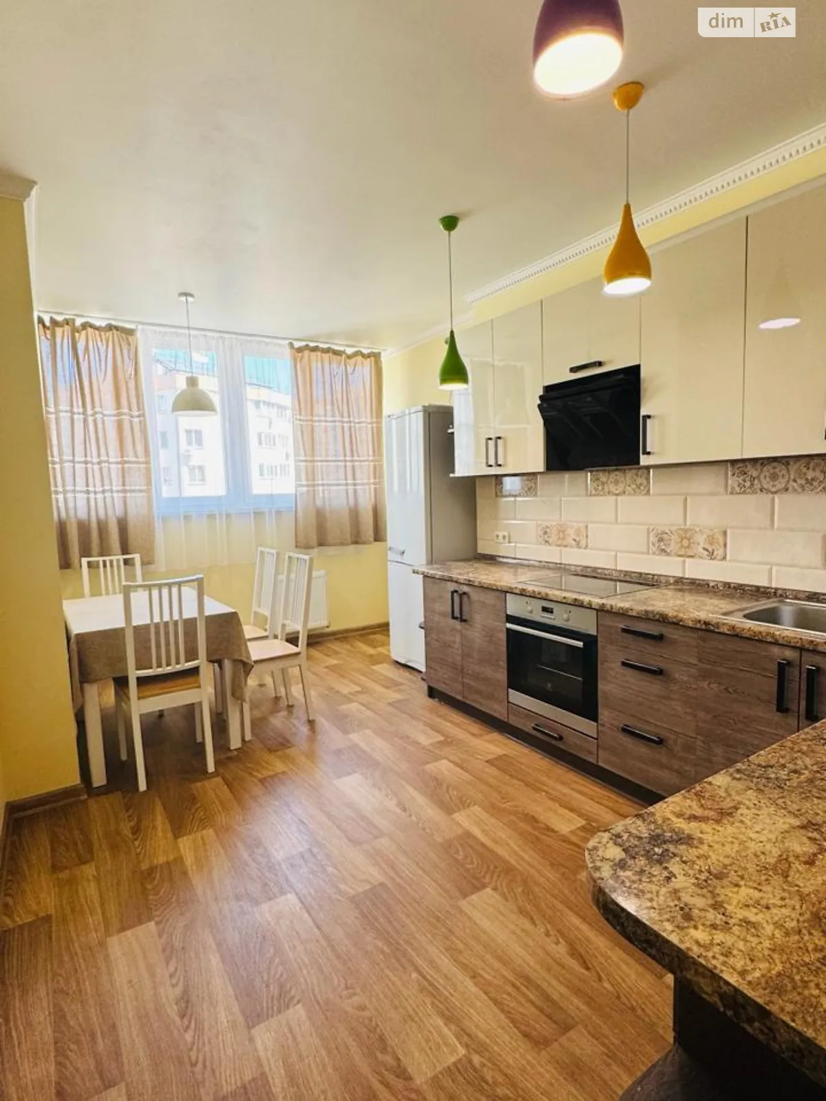 Здається в оренду 2-кімнатна квартира 60 кв. м у Лиманці, мас. Райдужний, 22 - фото 1