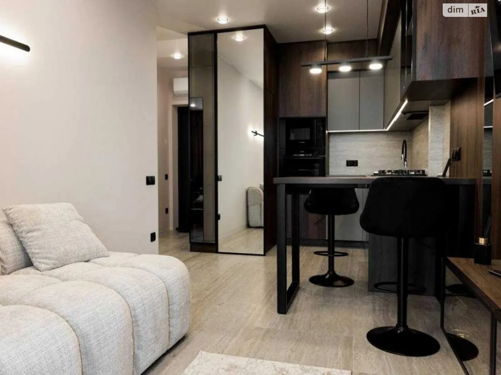 Сдается в аренду 1-комнатная квартира 37.5 кв. м в Львове, ул. Вячеслава Липинского - фото 1