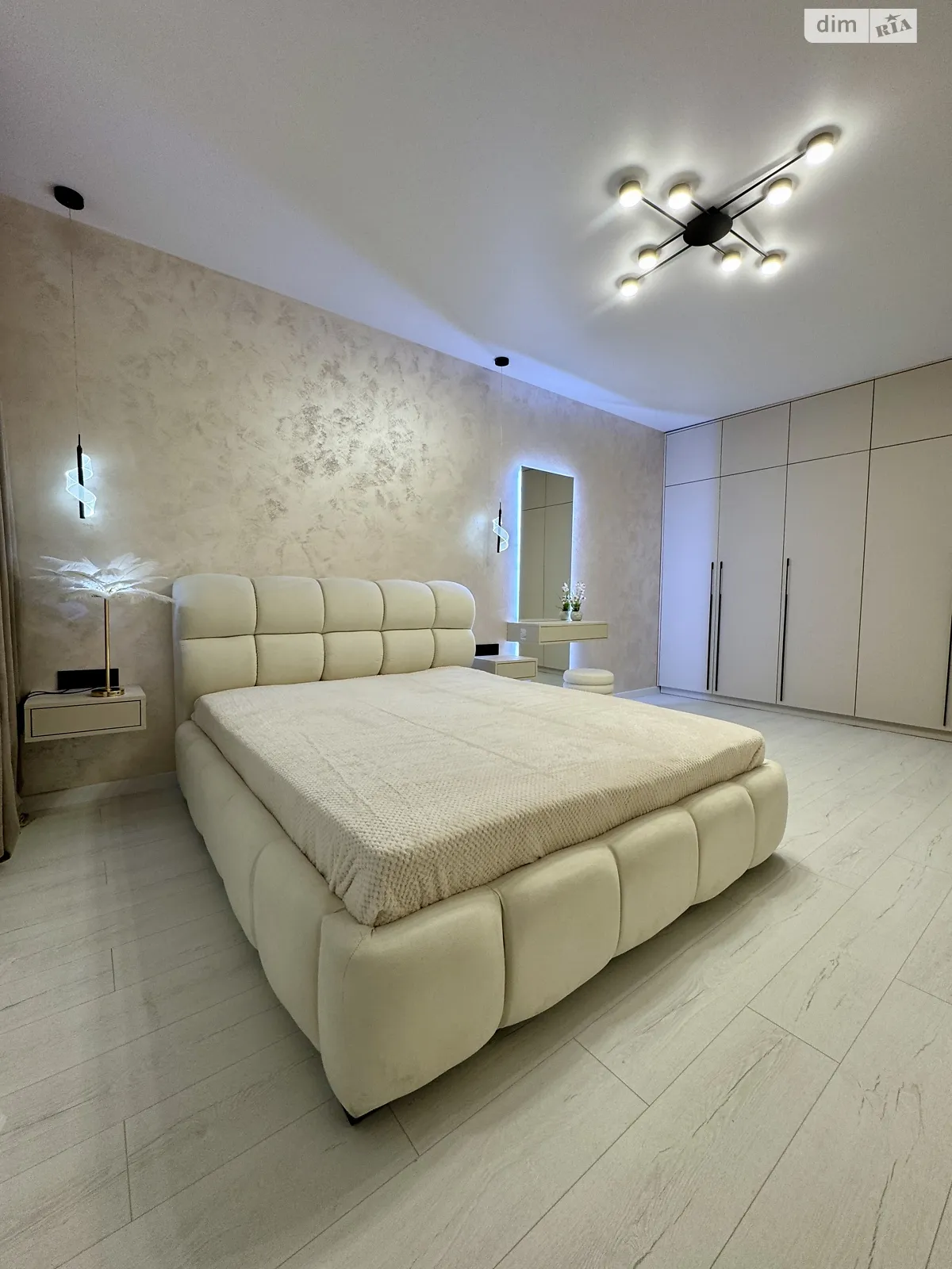 Продается 2-комнатная квартира 66.5 кв. м в Хмельницком, ул. Кармелюка - фото 1