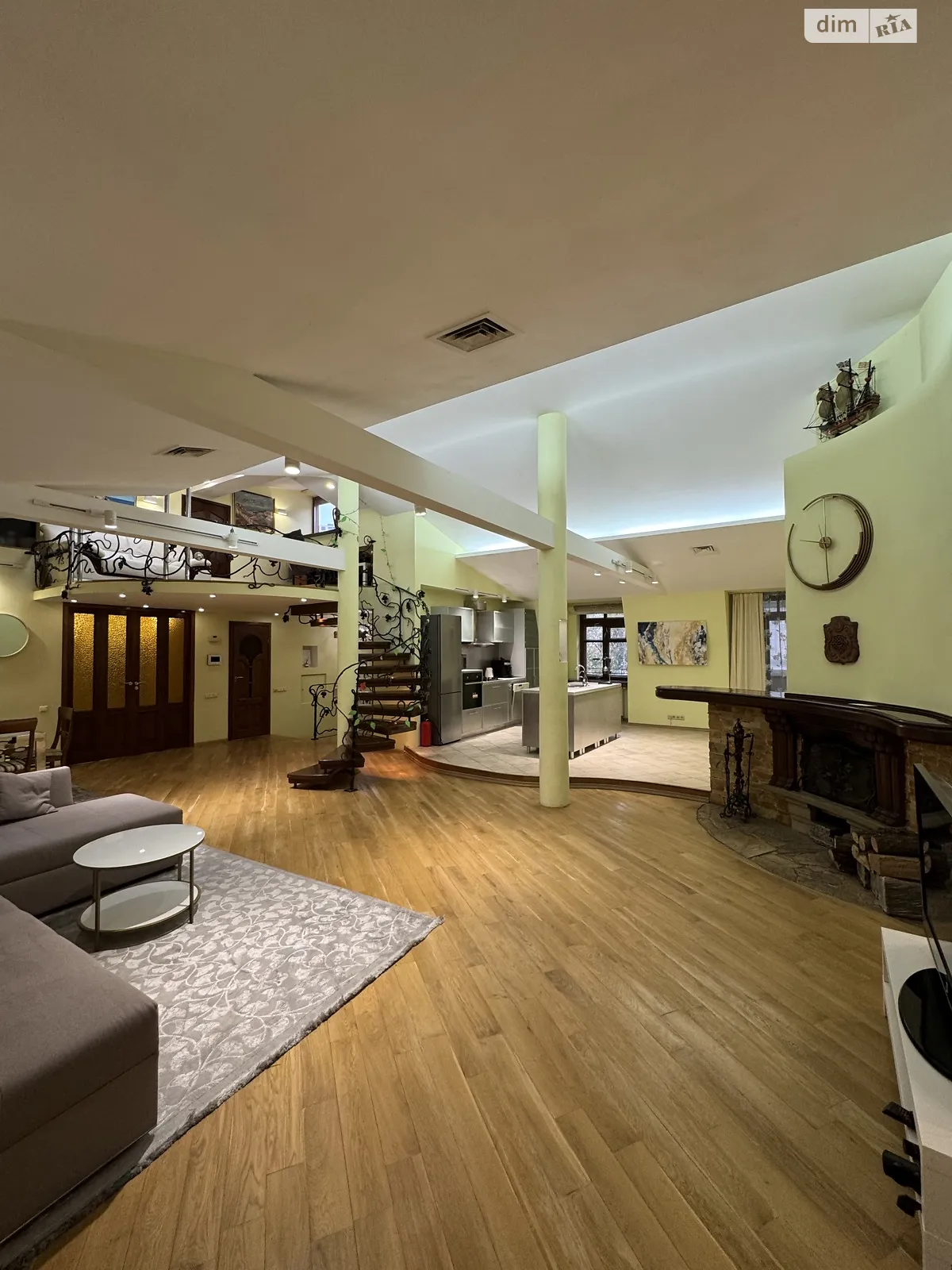 Сдается в аренду 4-комнатная квартира 180 кв. м в Киеве, ул. Вячеслава Липинского(Чапаева), 10 - фото 1