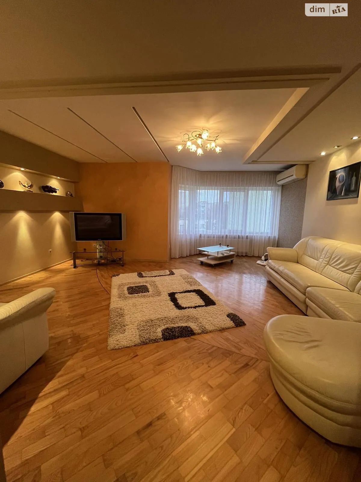 3-комнатная квартира 113 кв. м в Луцке, ул. Коновальца Евгения, 8А - фото 1