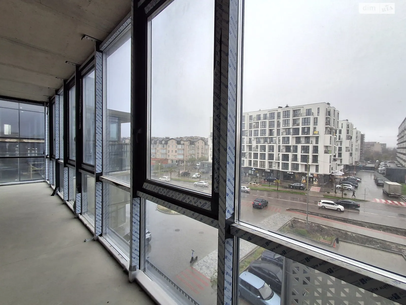 Продается 2-комнатная квартира 84.81 кв. м в Ужгороде, ул. Николая Бобяка, 1Г - фото 1