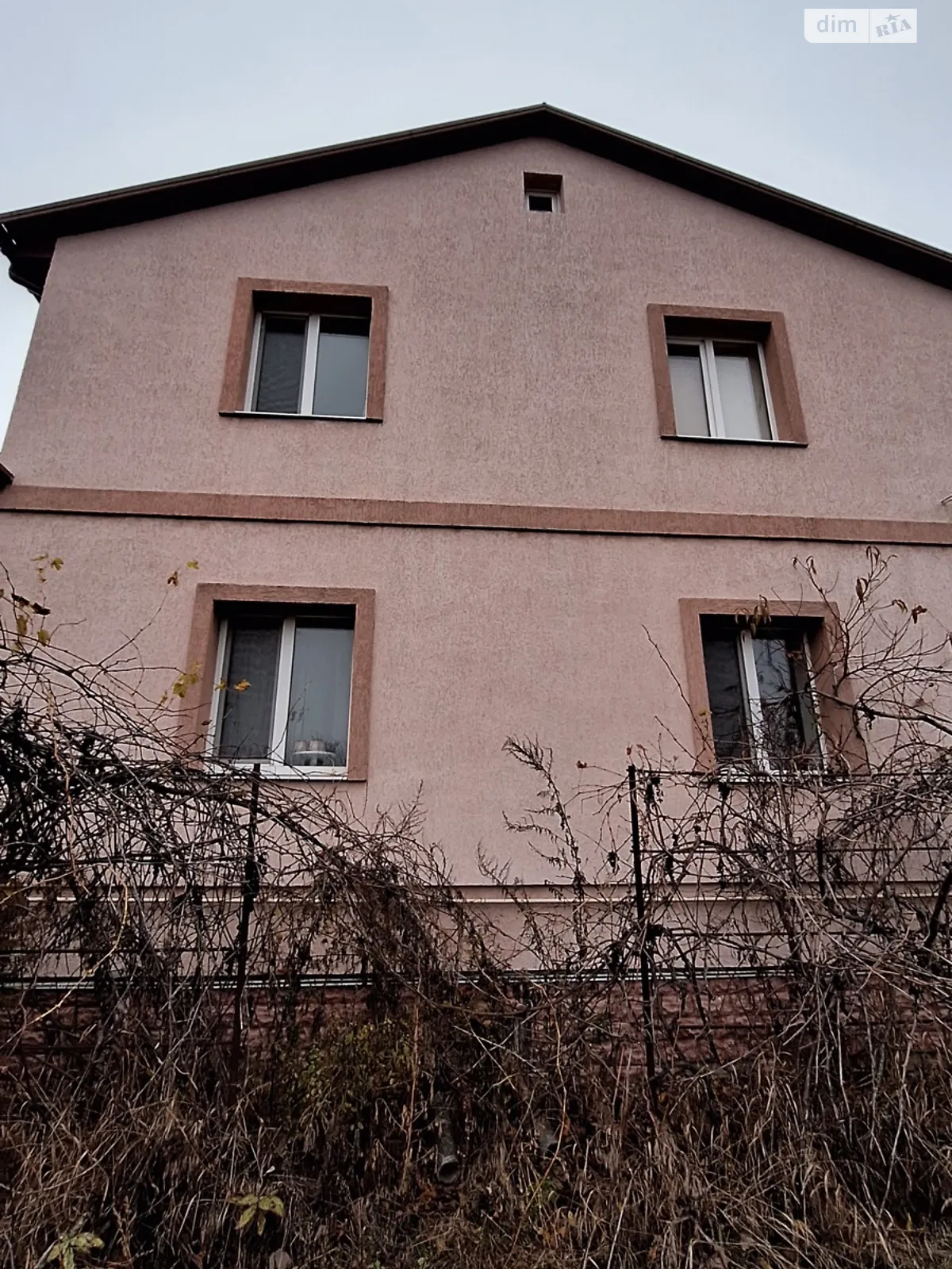 Продается дом на 2 этажа 240 кв. м с садом, цена: 100000 $ - фото 1