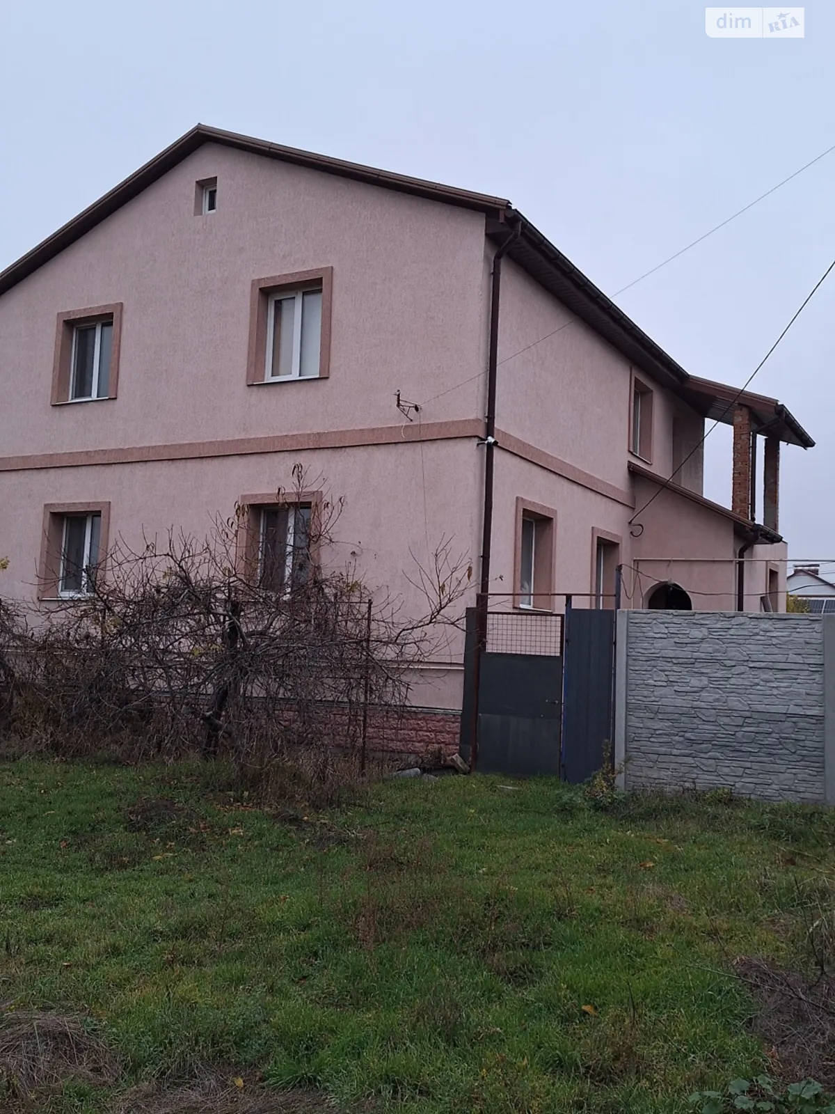 Продается дом на 2 этажа 240 кв. м с балконом, цена: 100000 $ - фото 1