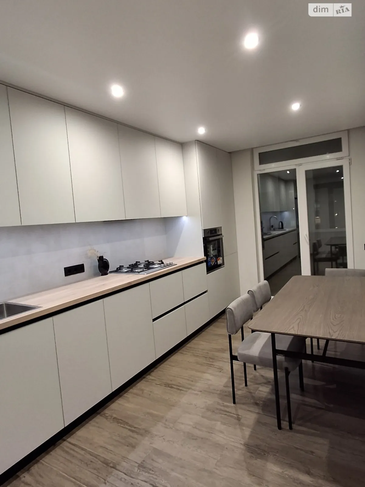 2-кімнатна квартира 77 кв. м у Тернополі, просп. Злуки - фото 1