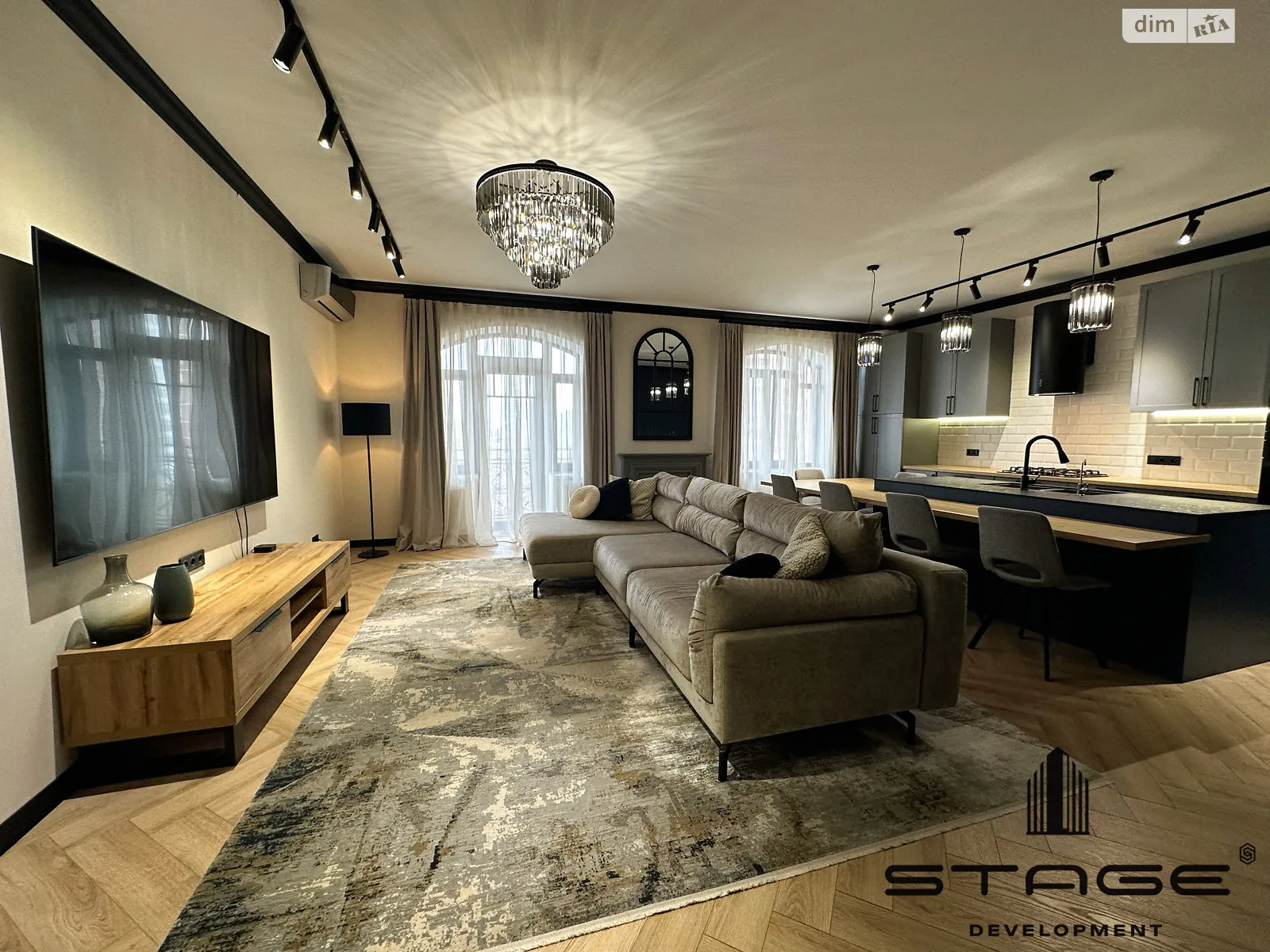 Продается 3-комнатная квартира 121.1 кв. м в Одессе, ул. Маразлиевская, 64 - фото 1