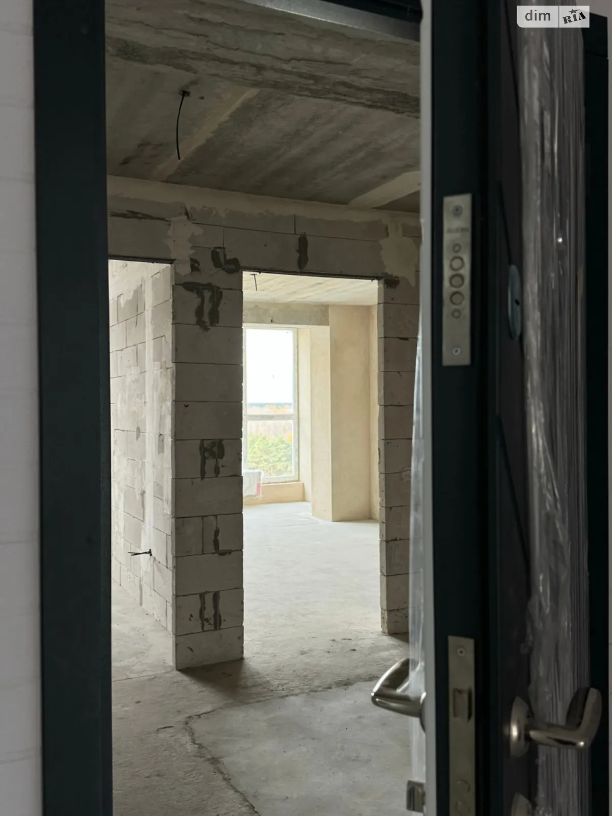 Продается 1-комнатная квартира 45.3 кв. м в Чернигове, ул. Независимости, 21 - фото 1