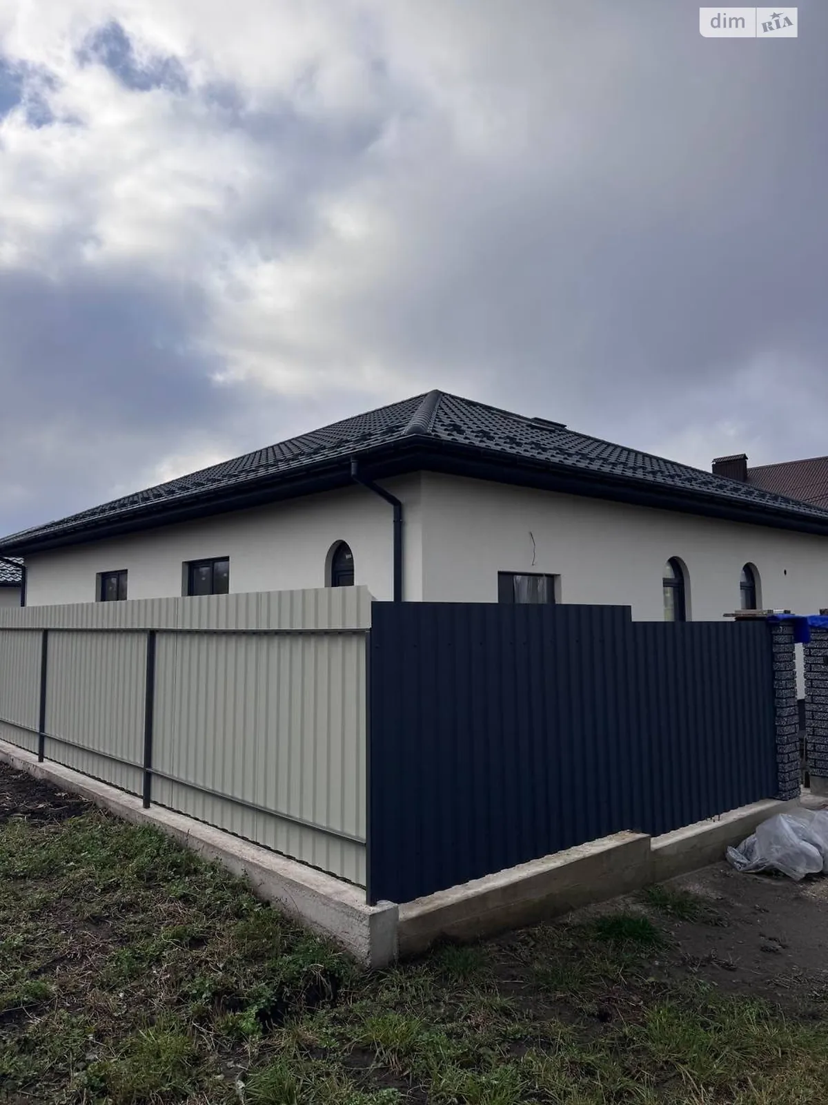 Продается одноэтажный дом 142 кв. м с садом, цена: 170000 $ - фото 1