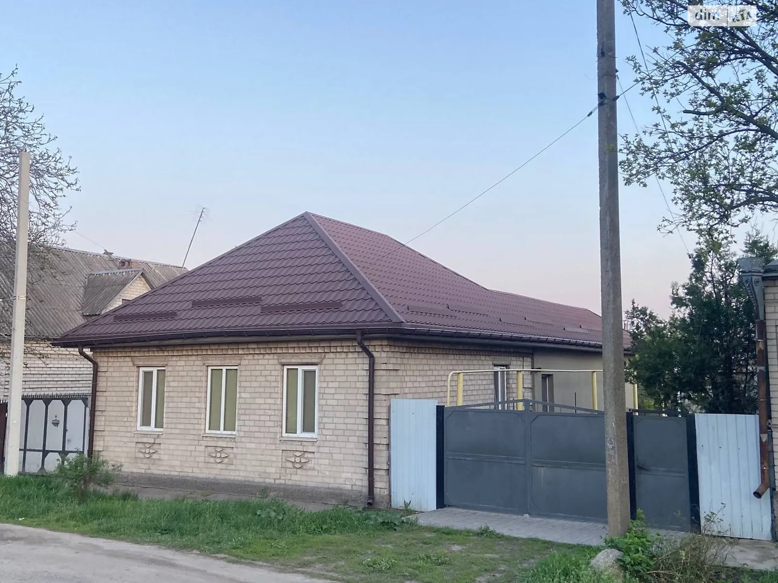 Продается одноэтажный дом 120 кв. м с камином, цена: 25000 $ - фото 1