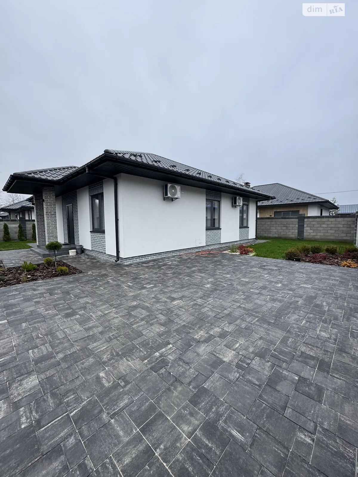 Продается одноэтажный дом 100 кв. м с беседкой, цена: 165000 $ - фото 1