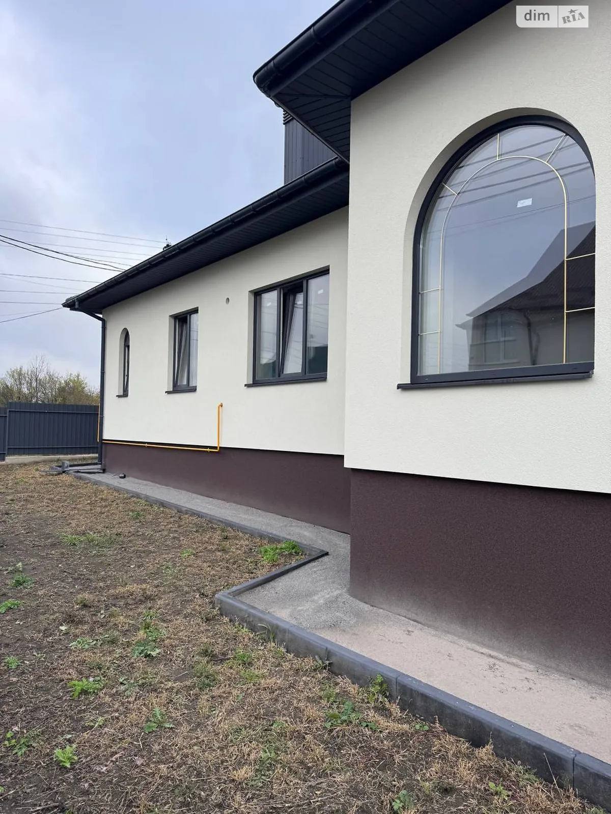 Продается одноэтажный дом 142 кв. м с гаражом, цена: 170000 $ - фото 1