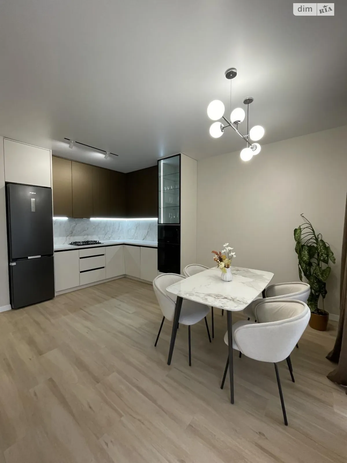 Продается дом на 2 этажа 100 кв. м с садом, цена: 127000 $ - фото 1