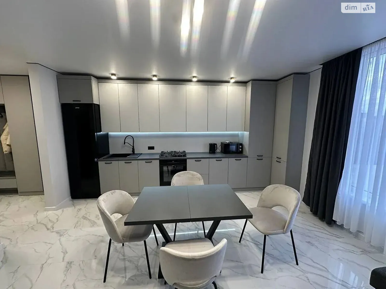 Здається в оренду 2-кімнатна квартира 68 кв. м у Івано-Франківську, вул. Микитинецька, 2А - фото 1