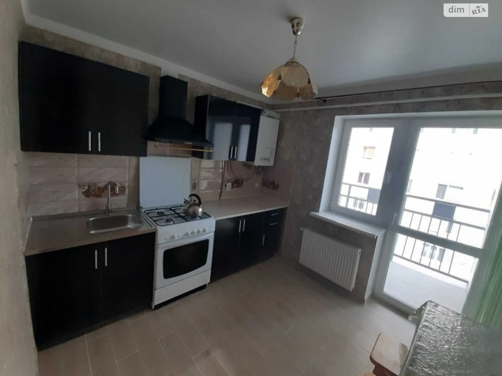 1-комнатная квартира 43 кв. м в Луцке, ул. Ровенская, 123 - фото 1