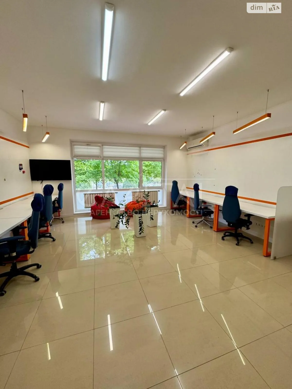 Здається в оренду офіс 352 кв. м в бізнес-центрі, цена: 5000 $ - фото 1