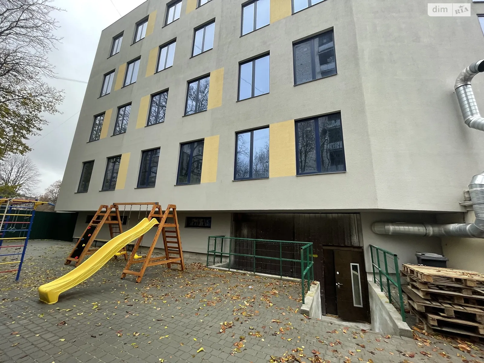 Сдается в аренду помещения свободного назначения 220 кв. м в 4-этажном здании, цена: 55000 грн - фото 1